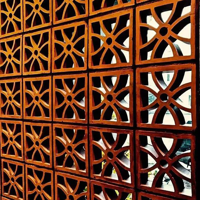 Bahçe duvarı dekoratif inşaatı için 800 santigrat ısı yalıtımı boş delikli kil tuğlaları
