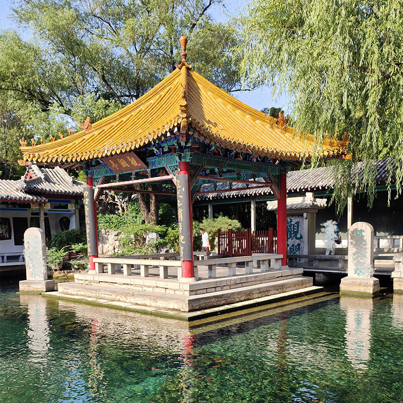 Geleneksel Çin Tarzı Sırlı Kiremitler Seramik Parlak Çatı Kiremitleri Bahçe Peyzaj Mimari Tapınak Köşkü Çay Evi Kültürel Kültür Merkezi İçin