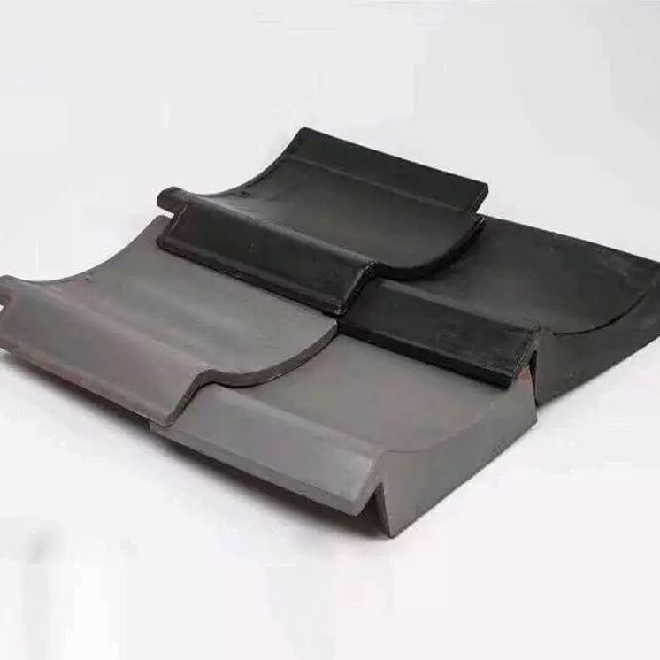 Minimalist Japon Düz Keramik Kawara Plakaları Mat Siyah Çatışma Çatı Plakaları Ahşap Çerçeve Evler İçin